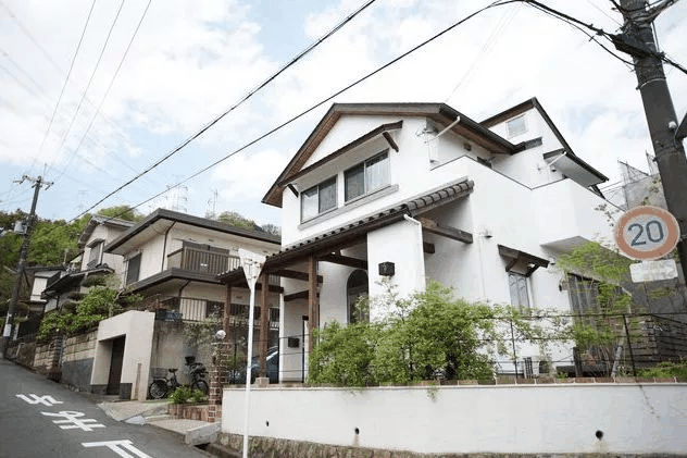 為什么在日本窮人住別墅，富人住公寓？